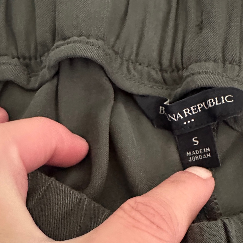 NWOT Banana Republic Factory Tencel Cargo Jogger in Olive - Picture 7 of 9